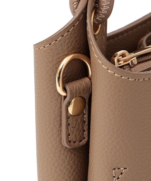 SHIPS（シップス）の「* パーテーション スマホ ショルダー ◇（ショルダーバッグ・レディース・ワイン/ライトグレー/ブラック/ベージュ/シルバー・ONE SIZE）」の16枚目の写真