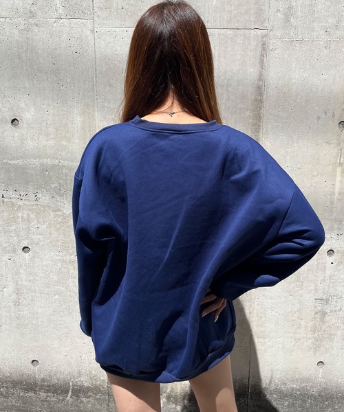 GLAMOROUS JANE(グラマラスジェーン)の「裏起毛エンボス加工プルオーバー(スウェット・レディース・ネイビー/レッド/ホワイト/チャコールグレー/ブラック・FREE)」の13枚目の写真