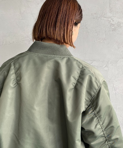 JEANS FACTORY Clothes（ジーンズファクトリークローズ）の「【FINEBOYS 2月号掲載】[Jeans Factory Clothes/ジーンズファクトリークローズ] ビックシルエット MA-1（MA-1・レディース・ブラック/オリーブ/ホワイト・S/M/L/XL）」の16枚目の写真