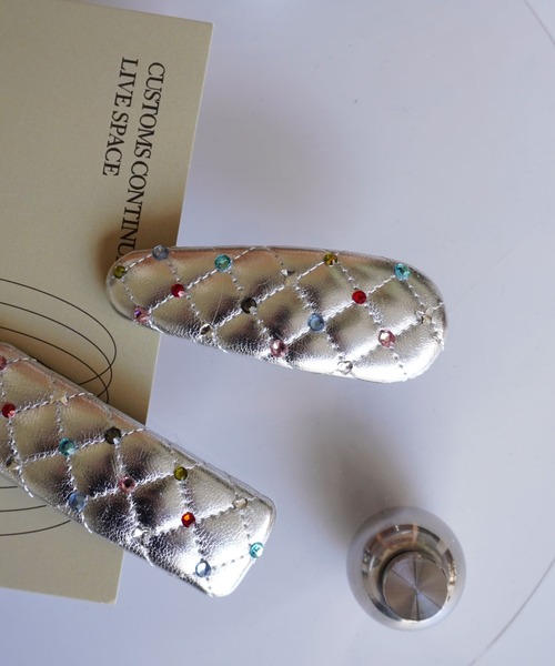 BARELY BLUE（ベアリーブルー）の「【 BARELY BLUE / ベアリーブルー 】 カラフル  ビジュー ヘアピン（ヘアピン・レディース・B/A・FREE）」の2枚目の写真