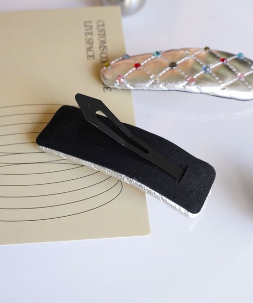 BARELY BLUE（ベアリーブルー）の「【 BARELY BLUE / ベアリーブルー 】 カラフル  ビジュー ヘアピン（ヘアピン・レディース・B/A・FREE）」の4枚目の写真