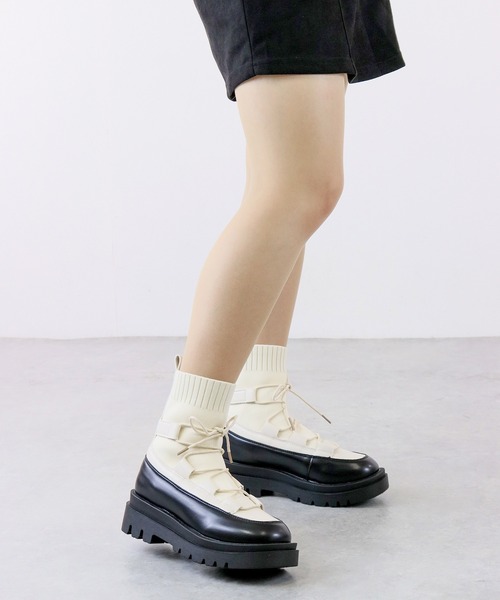 LOVEHUNTER(ラブハンター)の「+5cm 軽量厚底 レースアップ切り替えニットブーツ(ブーツ・レディース・アイボリー/ブラック/シルバー・3L/M/L/S/LL)」の6枚目の写真