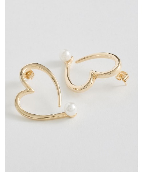 Re:EDIT（リエディ）の「フェイクパール付きハートラインピアス（ピアス（両耳用）・レディース・ゴールド/シルバー・FREE）」の4枚目の写真