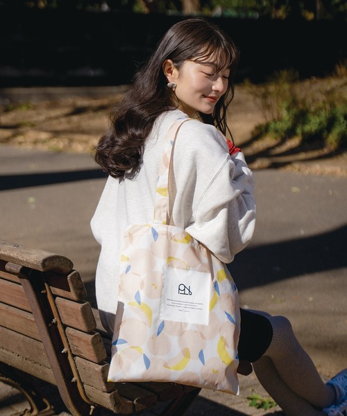 Wpc.(ダブリュピーシー)の「トートバッグ(トートバッグ・レディース・ブルー系その他2/レッド系その他2/ネイビー/モカ/ベージュ系その他/パープル系その他/オフホワイト/ネイビー系/イエロー系その他/ホワイト系その他/ホワイト系その他4/ホワイト系その他2/ホワイト系その他3・FREE)」の14枚目の写真