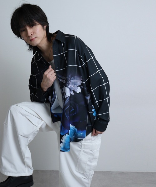 REGIEVO(レジエボ)の「Rose print mode long sleeve shirt / ローズプリント 長袖シャツ(シャツ/ブラウス・メンズ・ブルー系2/ブルー/レッド/ブルー系1/レッド系1/ブラック・M/L)」の2枚目の写真