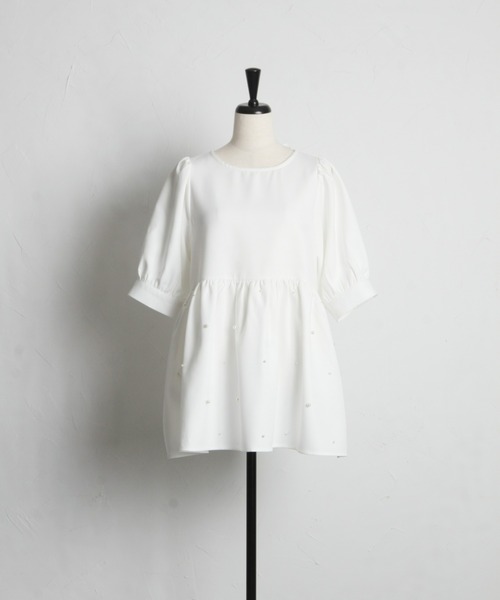 &. NOSTALGIA（アンドドットノスタルジア）の「【ZOZO限定】パール付きペプラムブラウス（シャツ/ブラウス・レディース・オフホワイト/ブラック/ピンク・M）」の20枚目の写真