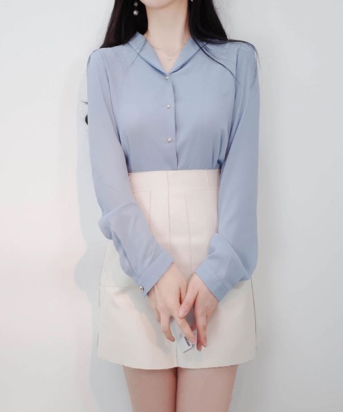 VIVID LADY(ビビッドレディー)の「シンプルなベーシックブラウス レディース(シャツ/ブラウス・レディース・ピンク/チャコールグレー/ワイン/スカイブルー/ブラック/アイボリー・FREE)」の4枚目の写真
