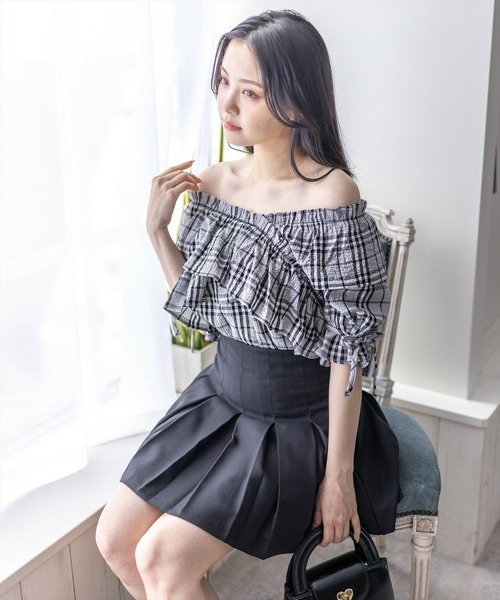 clear（クリア）の「ビッグフリルキャンディースリーブオフショル半袖ブラウス［ヘルシー カジュアル 主役級トップス］≪再入荷≫（シャツ/ブラウス・レディース・ブラック/ブラック系その他/ピンク/ブルー系その他/イエロー・F）」の19枚目の写真