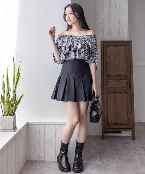 clear（クリア）の「ビッグフリルキャンディースリーブオフショル半袖ブラウス［ヘルシー カジュアル 主役級トップス］≪再入荷≫（シャツ/ブラウス・レディース・ブラック/ブラック系その他/ピンク/ブルー系その他/イエロー・F）」の20枚目の写真