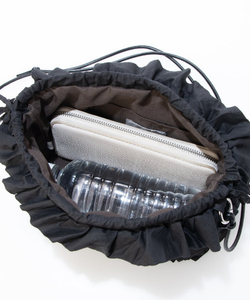 cache cache（カシュ カシュ）の「カシュカシュ cachecache / コットンフリルショルダー（ショルダーバッグ・レディース・ダークグレー/ブラック/ベージュ/ホワイト・FREE）」の10枚目の写真