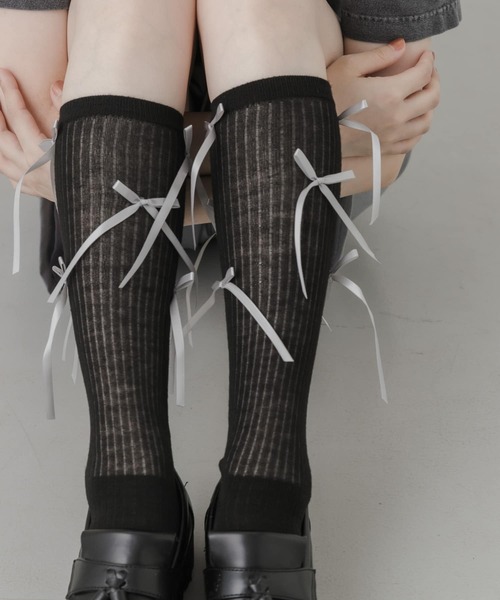 SMELLY（スメリー）の「リボンハイソックス（ソックス/靴下・レディース・ブラック/ホワイト・22/25（85-100））」の9枚目の写真