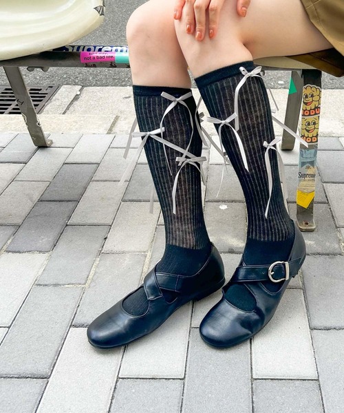 SMELLY（スメリー）の「リボンハイソックス（ソックス/靴下・レディース・ブラック/ホワイト・22/25（85-100））」の13枚目の写真