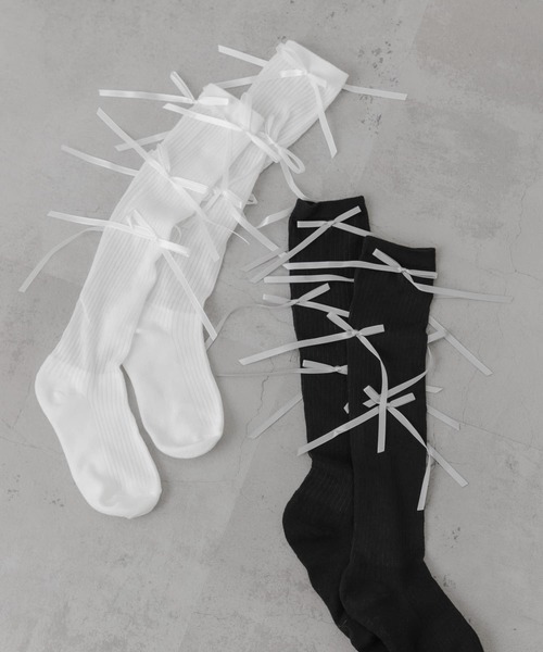 SMELLY（スメリー）の「リボンハイソックス（ソックス/靴下・レディース・ブラック/ホワイト・22/25（85-100））」の16枚目の写真