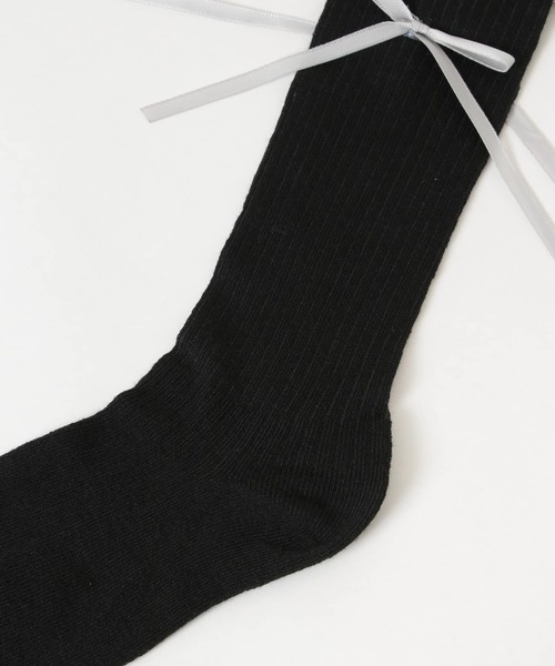 SMELLY（スメリー）の「リボンハイソックス（ソックス/靴下・レディース・ブラック/ホワイト・22/25（85-100））」の20枚目の写真