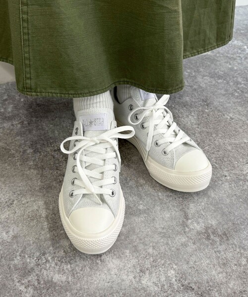 AVANT CONVERSE（アヴァンコンバース）の「【CONVERSE/コンバース】オールスターライトシャイニーキャンバス（スニーカー・レディース・シルバー/ゴールド・24.5/23.5）」の2枚目の写真