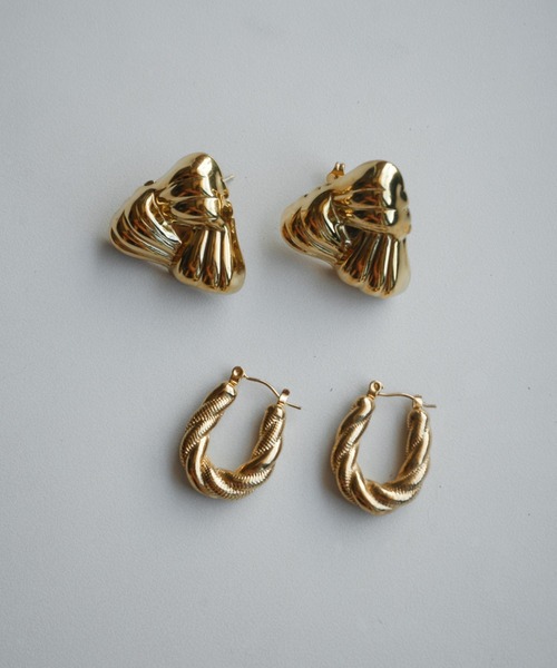 My shawty（ﾏｲｼｬｳﾃｨｰ）の「triangle gold pierce（ピアス（両耳用）・レディース・ゴールド・FREE）」の5枚目の写真