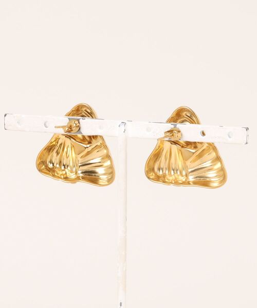 My shawty（ﾏｲｼｬｳﾃｨｰ）の「triangle gold pierce（ピアス（両耳用）・レディース・ゴールド・FREE）」の7枚目の写真