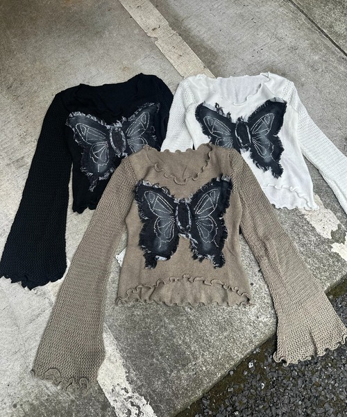 SPINNS（スピンズ）の「バタフライ貼り付けデザインボートネックニット（ニット/セーター・レディース・ブラック/カーキ/アイボリー・ONESIZE）」の4枚目の写真
