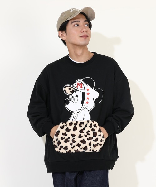 Disney(ディズニー)の「親子お揃い ディズニー ヒョウ柄 ボアポケット トレーナー 0004A(スウェット・レディース・ホワイト系1/ホワイト系2/ブラック系2/ブラック系1・XL/L/M/S)」の3枚目の写真