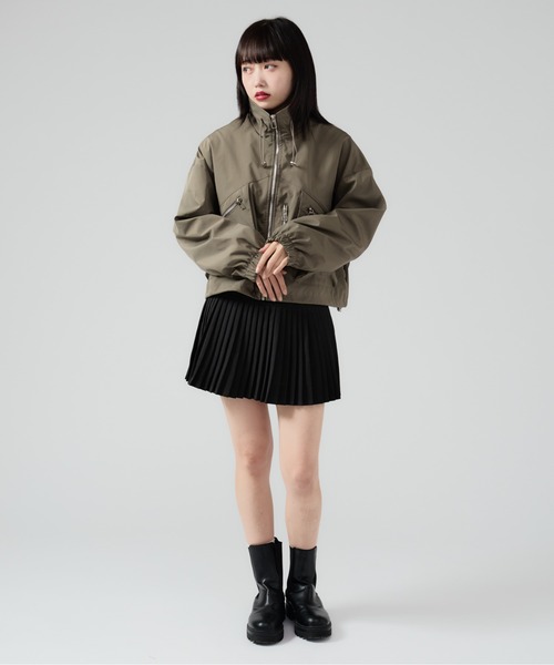 Chick（チック）の「Multi Pocket Standneck Zip Blouson / ドロストデザイン ジップアップブルゾン（ブルゾン・レディース・ブラック/ベージュ/グリーン/チャコール・FREE）」の4枚目の写真