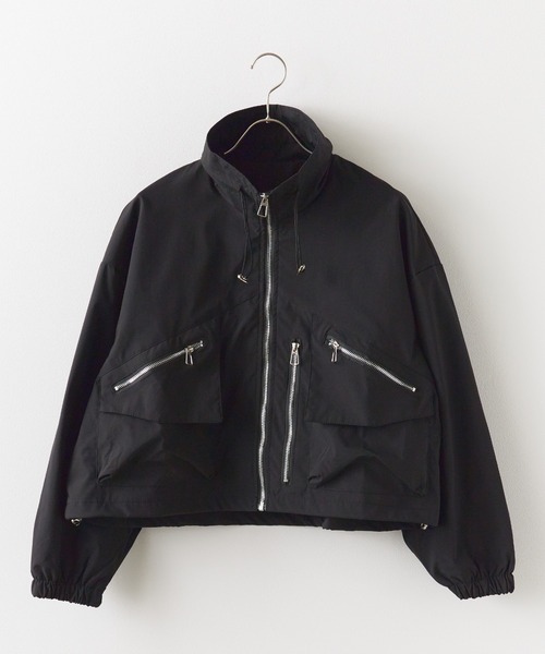 Chick（チック）の「Multi Pocket Standneck Zip Blouson / ドロストデザイン ジップアップブルゾン（ブルゾン・レディース・ブラック/ベージュ/グリーン/チャコール・FREE）」の2枚目の写真