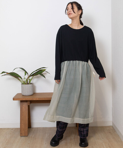 POU DOU DOU（プードゥドゥ）の「サイドスリットレイヤードワンピース（ワンピース・レディース・ブラック/オートミール・M）」の13枚目の写真