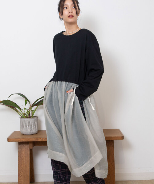 POU DOU DOU（プードゥドゥ）の「サイドスリットレイヤードワンピース（ワンピース・レディース・ブラック/オートミール・M）」の17枚目の写真