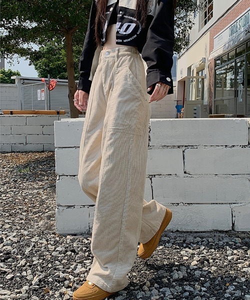 Ritzy（リッツィー）の「ビッグポケット コーデュロイ ワイドパンツ（その他パンツ・レディース・ブラウン/アイボリー/ブラック・S/M/L）」の4枚目の写真