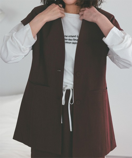 titivate（ティティベイト）の「スリーブレスジャケット/ジレ（ノーカラージャケット・レディース・ブラック/ベージュ/ブラウン・L/M/S）」の3枚目の写真