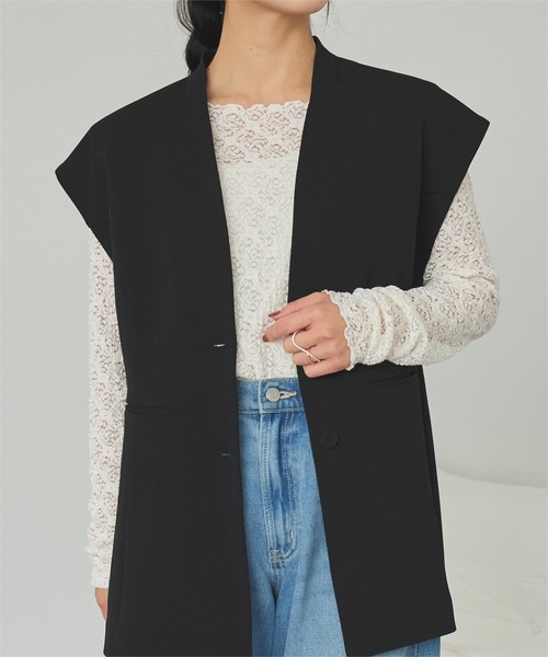 titivate（ティティベイト）の「スリーブレスジャケット/ジレ（ノーカラージャケット・レディース・ブラック/ベージュ/ブラウン・L/M/S）」の2枚目の写真