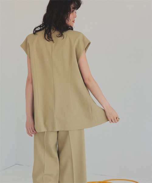 titivate（ティティベイト）の「スリーブレスジャケット/ジレ（ノーカラージャケット・レディース・ブラック/ベージュ/ブラウン・L/M/S）」の22枚目の写真