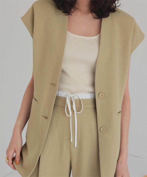 titivate（ティティベイト）の「スリーブレスジャケット/ジレ（ノーカラージャケット・レディース・ブラック/ベージュ/ブラウン・L/M/S）」の21枚目の写真