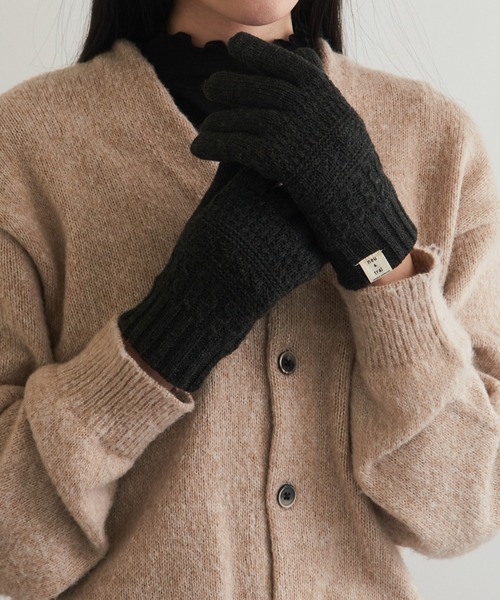 SETUP7(セットアップセブン)の「【SETUP7】裏起毛ニット手袋 WINGI(手袋・レディース・チャコールグレー/ベージュ/ライトグレー・FREE)」の4枚目の写真