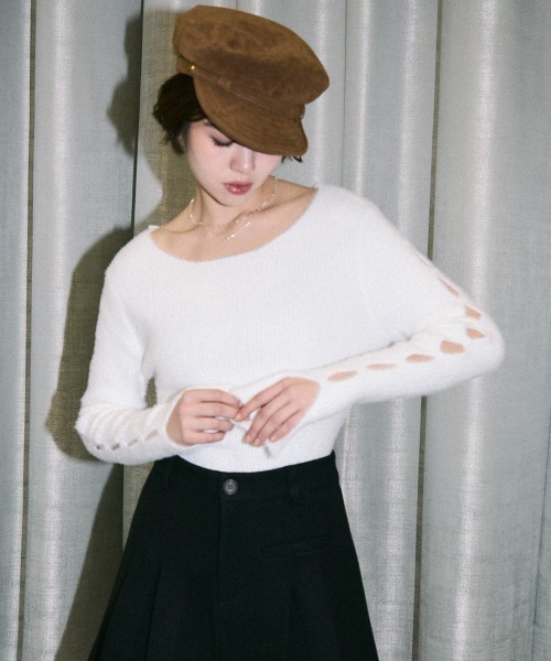 Clum(クルム)の「cutwork sleeve shaggy short knit tops / カットワーク袖シャギーショート丈ニットトップス(ニット/セーター・レディース・ラベンダー/ブラック/ホワイト・FREE)」の1枚目の写真