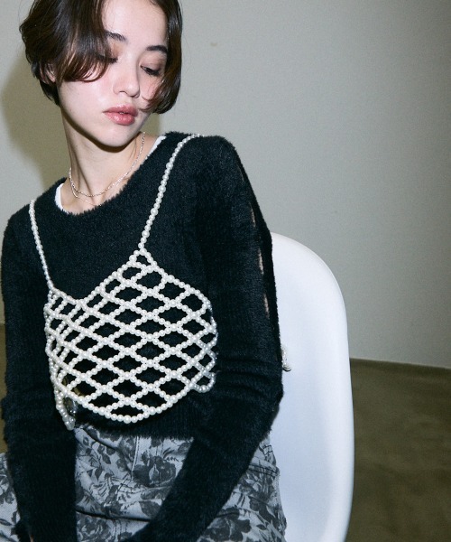 Clum(クルム)の「cutwork sleeve shaggy short knit tops / カットワーク袖シャギーショート丈ニットトップス(ニット/セーター・レディース・ラベンダー/ブラック/ホワイト・FREE)」の2枚目の写真