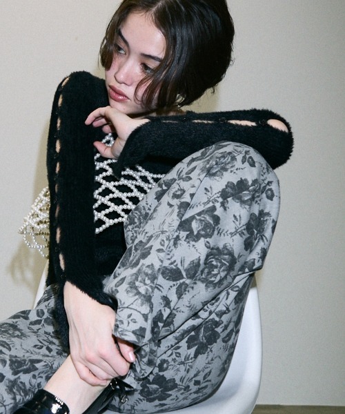 Clum(クルム)の「cutwork sleeve shaggy short knit tops / カットワーク袖シャギーショート丈ニットトップス(ニット/セーター・レディース・ラベンダー/ブラック/ホワイト・FREE)」の8枚目の写真