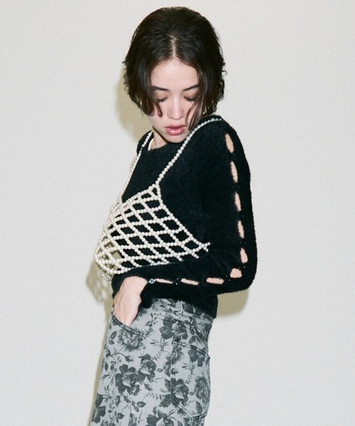 Clum(クルム)の「cutwork sleeve shaggy short knit tops / カットワーク袖シャギーショート丈ニットトップス(ニット/セーター・レディース・ラベンダー/ブラック/ホワイト・FREE)」の9枚目の写真