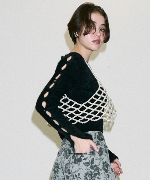 Clum(クルム)の「cutwork sleeve shaggy short knit tops / カットワーク袖シャギーショート丈ニットトップス(ニット/セーター・レディース・ラベンダー/ブラック/ホワイト・FREE)」の10枚目の写真