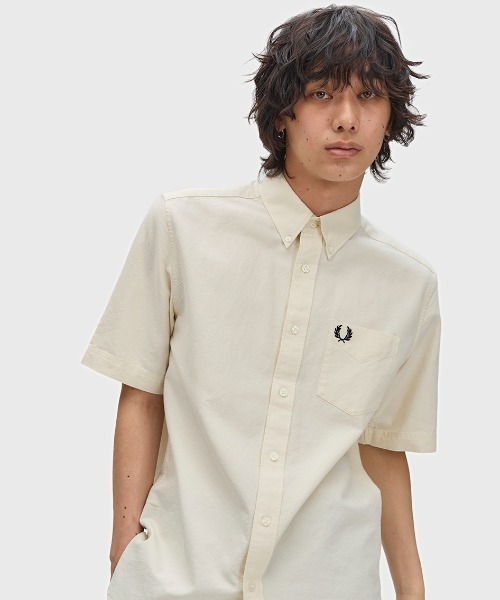 FRED PERRY(フレッドペリー)の「新色先行予約受付中/Oxford Shirt/オックスフォード半袖シャツ(シャツ/ブラウス・メンズ・ネイビー/ベージュ/ホワイト/グリーン/サックスブルー/ライトオリーブ/ダークグリーン/ベージュ系その他/ダークネイビー・S/M/L/XL)」の3枚目の写真