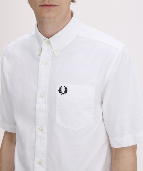 FRED PERRY(フレッドペリー)の「Oxford Shirt/オックスフォード半袖シャツ(シャツ/ブラウス・メンズ・ネイビー/ベージュ/ホワイト/グリーン/サックスブルー/ライトオリーブ/ダークグリーン/ベージュ系その他/ダークネイビー・S/M/L/XL)」の11枚目の写真