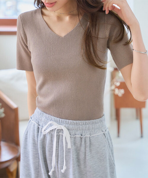 KOBE LETTUCE（コウベレタス）の「選べるデザイン 半袖ベーシックリブニットトップス（ニット/セーター・レディース・ホワイト系/アイボリー系2/ホワイト系1/ブラウン系1/ネイビー系3/グレー系2/アイボリー系/ネイビー系/グレー/ブルー系2/ワインレッド/ピンク系/ブルー系3/ブルー系1/ピンク系1/ピンク系2/ホワイト/グリーン/アイボリー系1/ネイビー系1/グリーン系/グリーン系2/ブルー系/ブラック系/ワイン系/グレー系/グリーン系1/ワイン系2/ベビーピンク/ブラウン系/アイボリー系3/ブラウン系2/ホワイト系2/ホワイト系3/ブラック系1/ブラック系2/ブラック系3/ブルー系4/アイボリー系4/ネイビー系2/ネイビー系4/グレー系1/グレー系3/ブラウン系3/ホワイト系その他/ホワイト系その他2/ホワイト系その他3/ホワイト系その他4/ワイン系1/ワイン系3・2/3/4/1/5）」の19枚目の写真