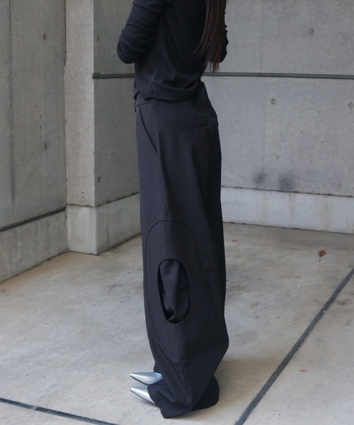 JilLA(ジルア)の「【ユニセックス】Technical Wide Slacks / テクニカルワイドスラックス(スラックス・レディース・ブラック・M/L)」の4枚目の写真