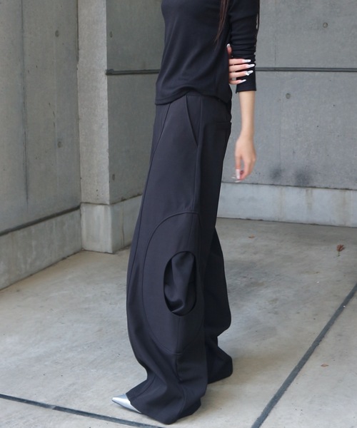 JilLA(ジルア)の「【ユニセックス】Technical Wide Slacks / テクニカルワイドスラックス(スラックス・レディース・ブラック・M/L)」の13枚目の写真
