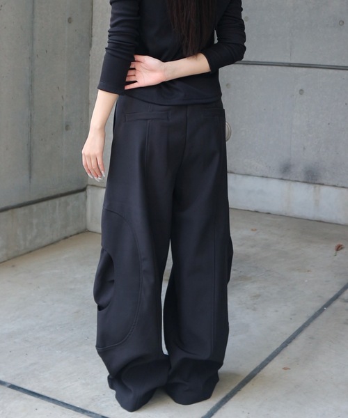 JilLA(ジルア)の「【ユニセックス】Technical Wide Slacks / テクニカルワイドスラックス(スラックス・レディース・ブラック・M/L)」の12枚目の写真