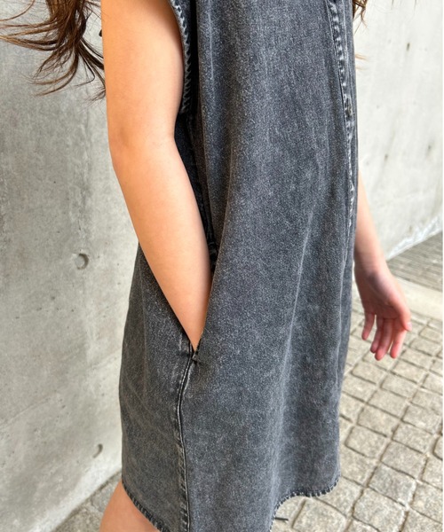 TARKER(ターカー)の「デニムセーラーワンピース(ワンピース・キッズ・ブルー/ブラック・90/100/110/120/130)」の19枚目の写真