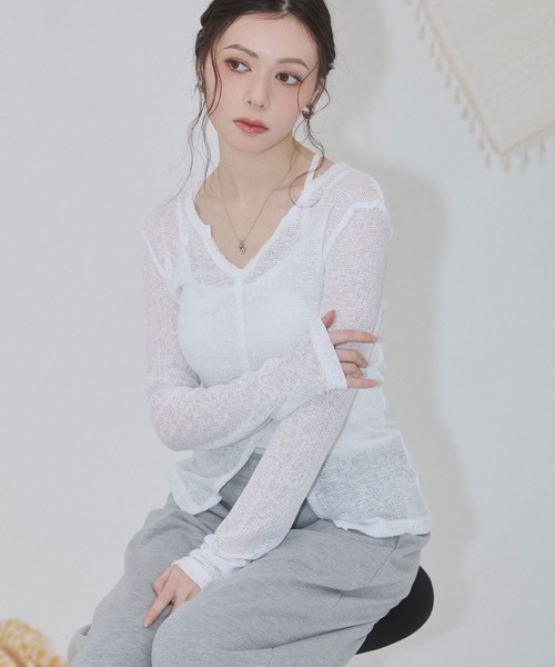 ENVYM(アンビー)の「キーネック スラブ シアー スリット トップス(Tシャツ/カットソー・レディース・ブラック/ホワイト/ネイビー/グレー・FREE)」の2枚目の写真