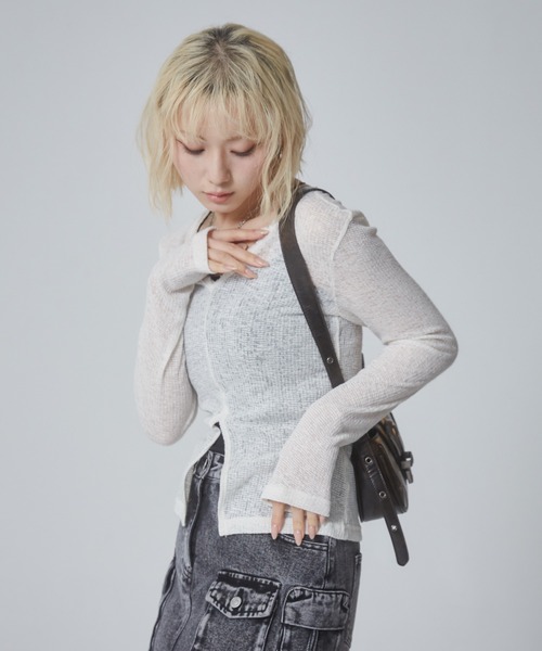 ENVYM(アンビー)の「キーネック スラブ シアー スリット トップス(Tシャツ/カットソー・レディース・ブラック/ホワイト/ネイビー/グレー・FREE)」の8枚目の写真