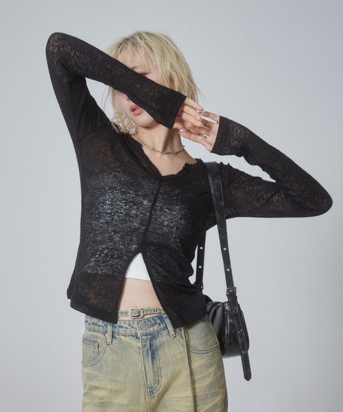 ENVYM(アンビー)の「キーネック スラブ シアー スリット トップス(Tシャツ/カットソー・レディース・ブラック/ホワイト/ネイビー/グレー・FREE)」の7枚目の写真