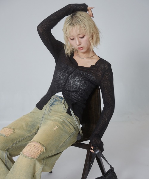 ENVYM(アンビー)の「キーネック スラブ シアー スリット トップス(Tシャツ/カットソー・レディース・ブラック/ホワイト/ネイビー/グレー・FREE)」の21枚目の写真
