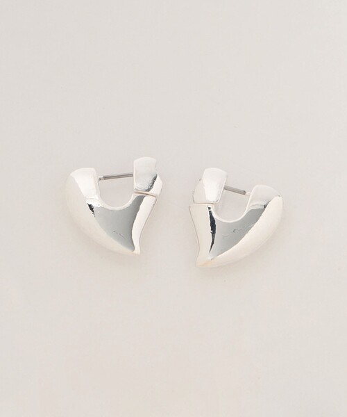 LAPUIS（ラピュイ）の「＜LAPUIS＞Plump Heart ピアス（ピアス（両耳用）・レディース・シルバー/ゴールド・FREE）」の10枚目の写真